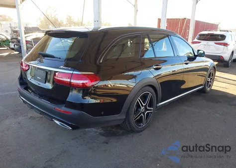 2022 Mercedes-Benz E 450 4Matic All-Terrain z USA, uszkodzony, nr VIN W1KZH6AB8NB061911